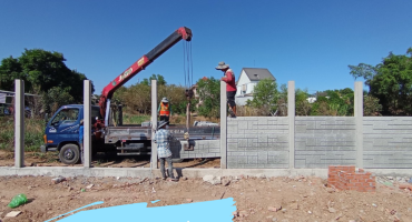 Tự thi công hay thuê đơn vị hàng rào bê tông lắp ghép?