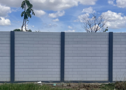 Tường rào bê tông hoa văn giả gạch